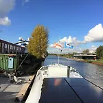 B&B Woonschip Robbedoes