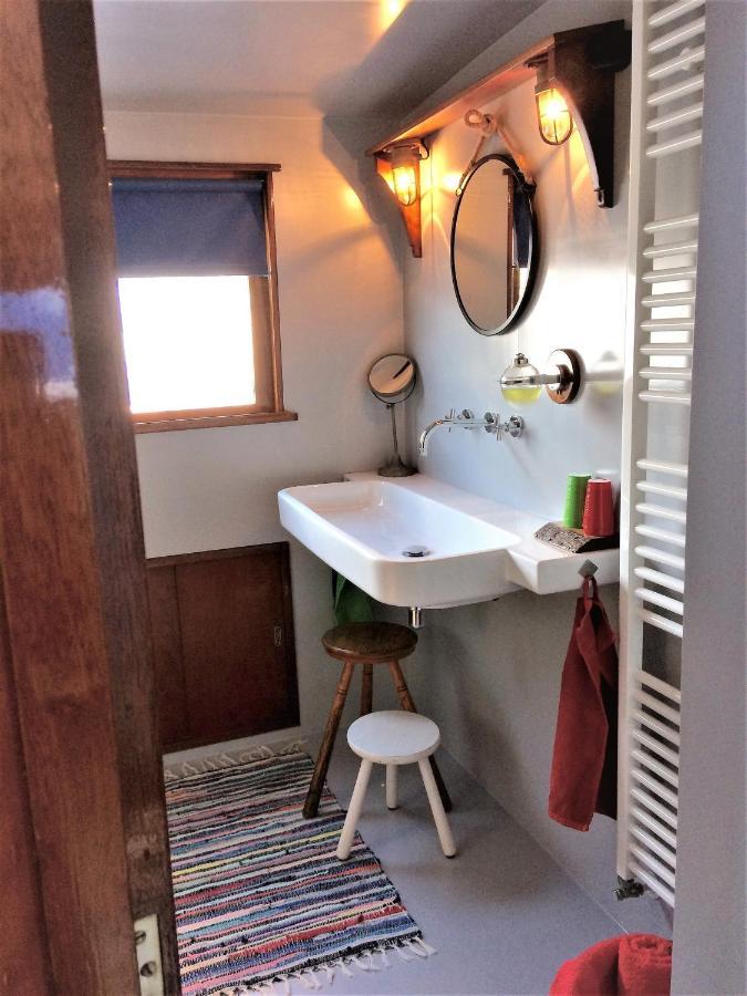 Woonschip Robbedoes Bed & Breakfast Amersfoort