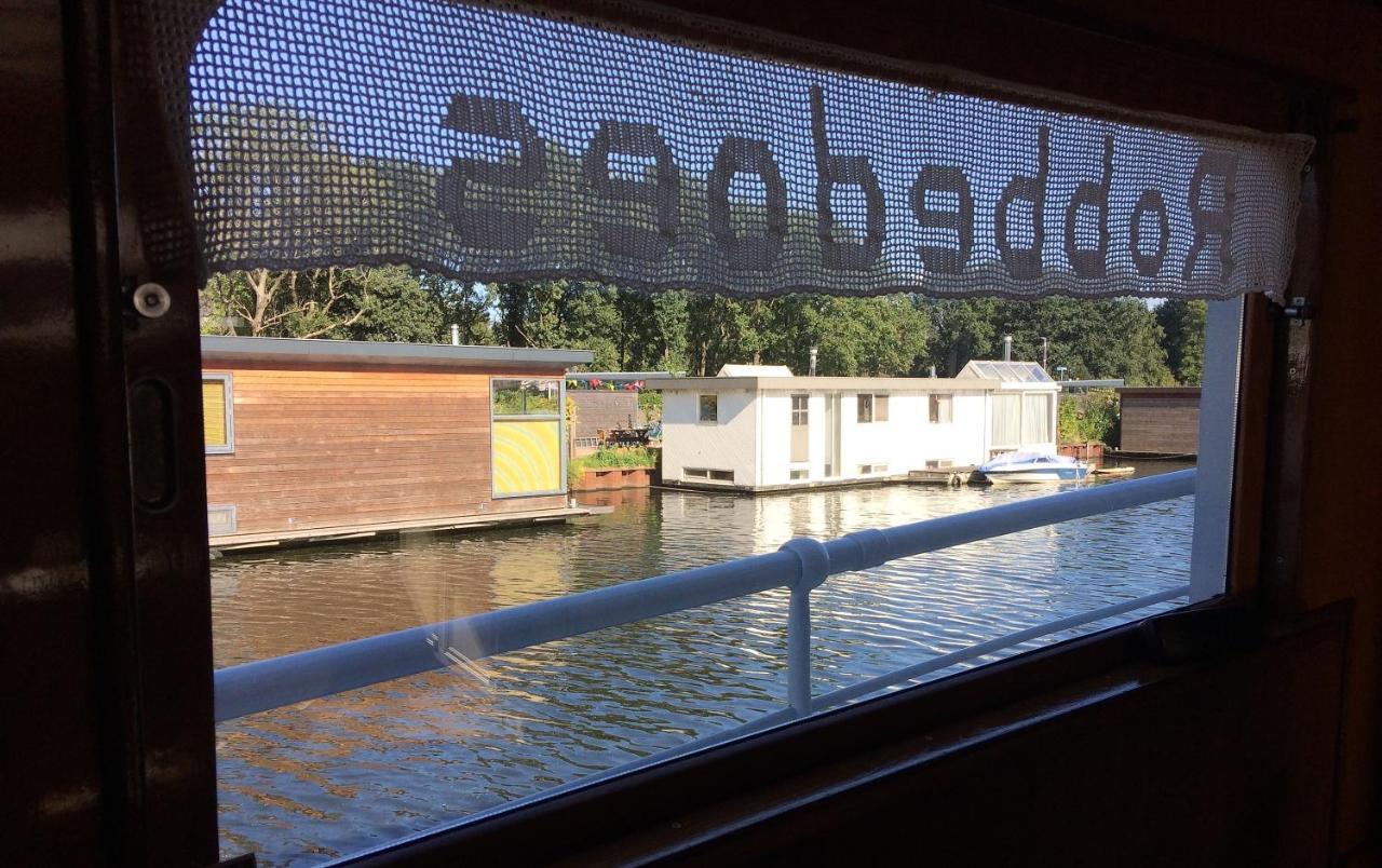 Woonschip Robbedoes *
