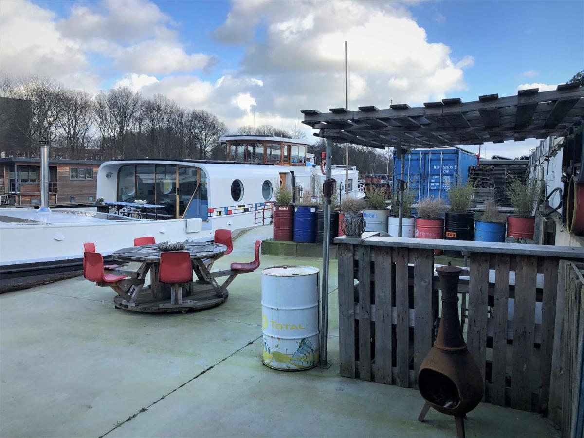 Woonschip Robbedoes Bed & Breakfast