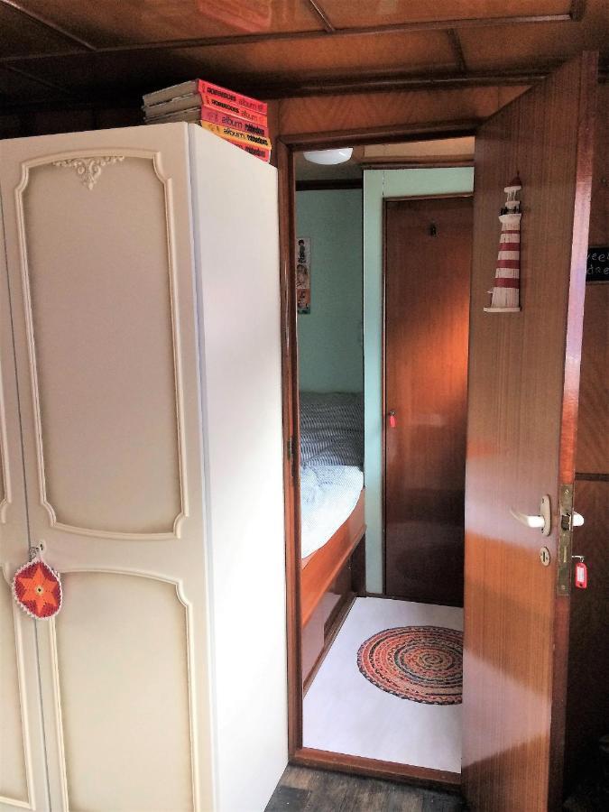 Woonschip Robbedoes Bed & Breakfast Amersfoort